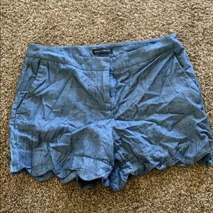 Scalloped chino shorts